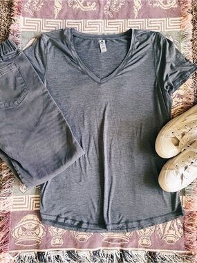 Velocity V-Neck Short Sleeve Tee - Gray